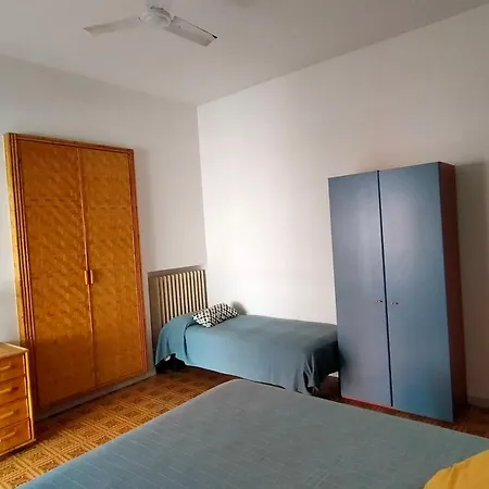 Quadrilocale 50 Mt Dal Mare Taunus Vacanze Cod 498 Marcelli