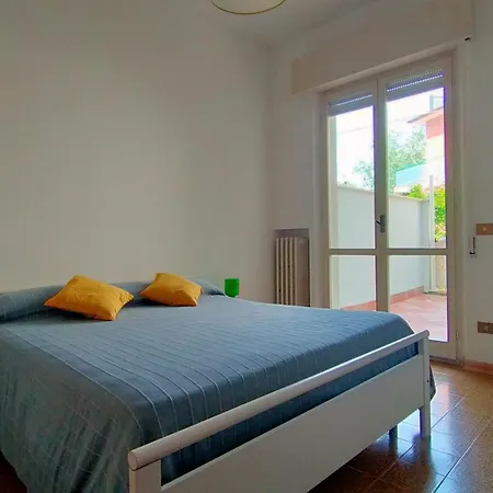 Quadrilocale 50 Mt Dal Mare Taunus Vacanze Cod 498 * Marcelli