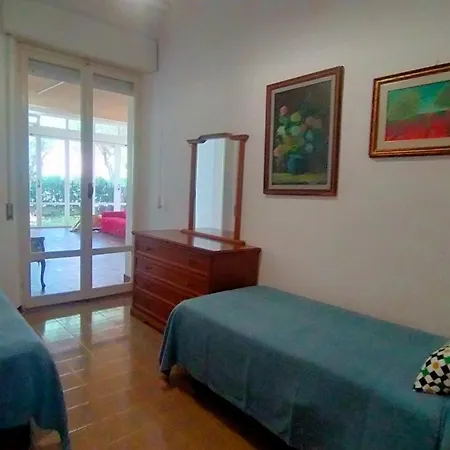 Quadrilocale 50 Mt Dal Mare Taunus Vacanze Cod 498 Marcelli