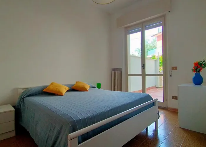 Quadrilocale 50 Mt Dal Mare Taunus Vacanze Cod 498 * Marcelli