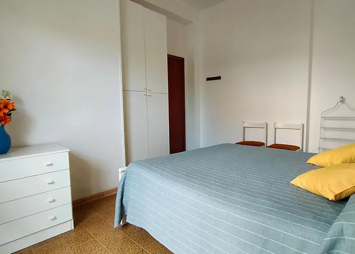 Quadrilocale 50 Mt Dal Mare Taunus Vacanze Cod 498 * Marcelli